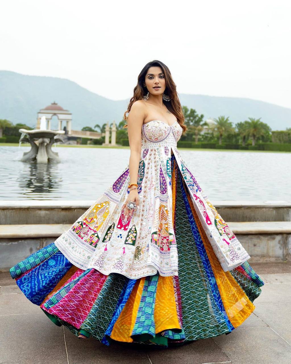 WHITE STRAPLESS LEHENGA CHOLI FOR NAVRATRI WITH EMBROIDERED & MIRROR WORK