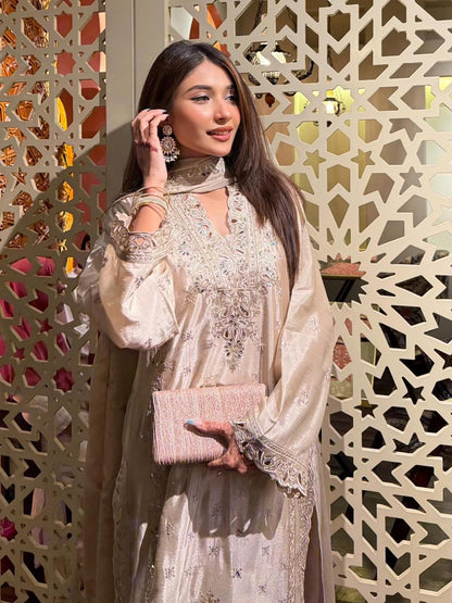 PAKISTHANI STYLE BEIGE  KURTA SET
