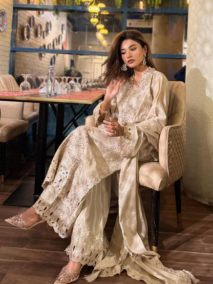 PAKISTHANI STYLE BEIGE  KURTA SET