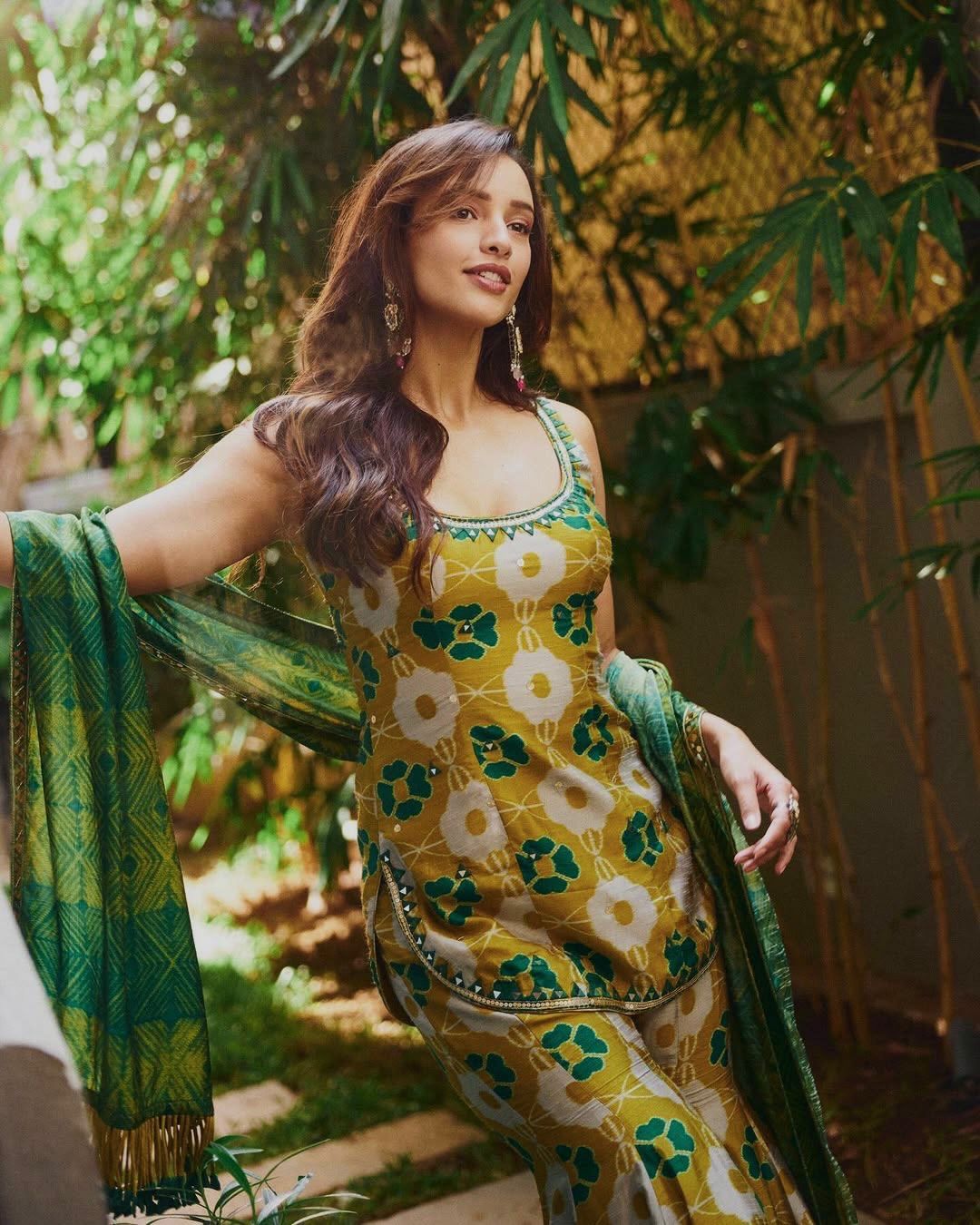 TARA GREEN PRINTED TUNIC AND FLARED KURTA PANT SET