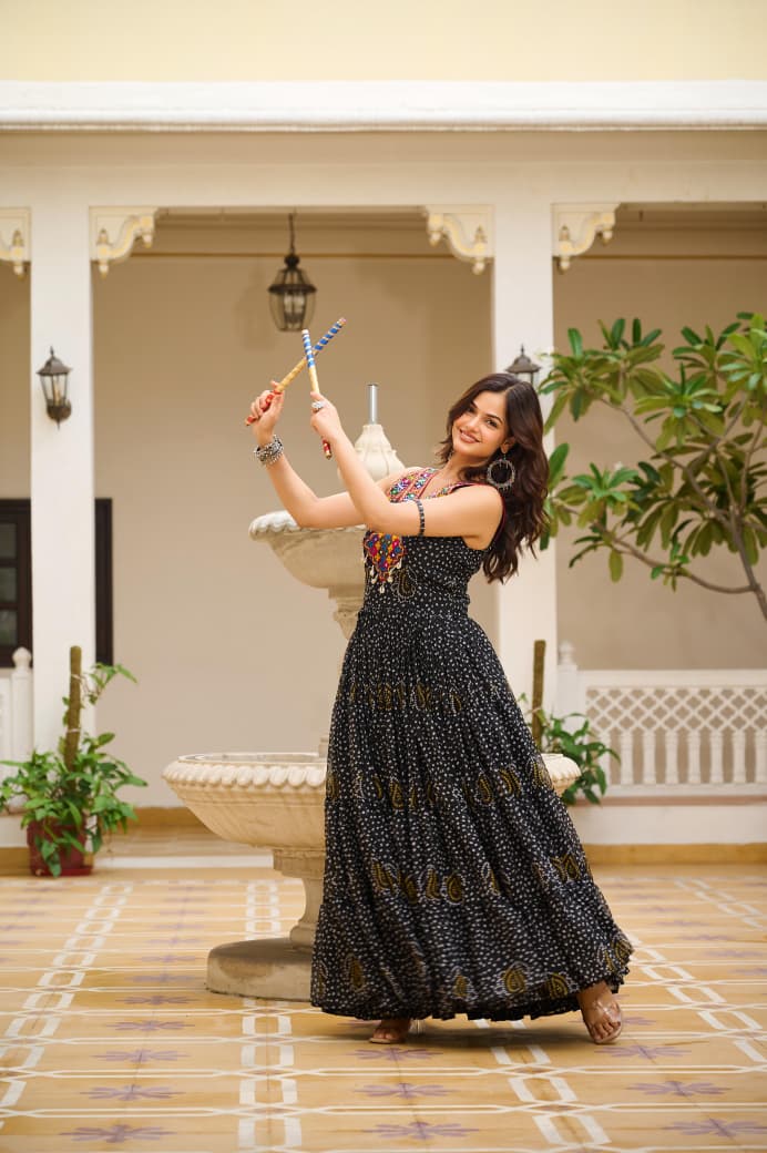 NAVRATRI BANDHANI GEORGETTE GOWN FOR WOMEN WITH GAMATHI WORK