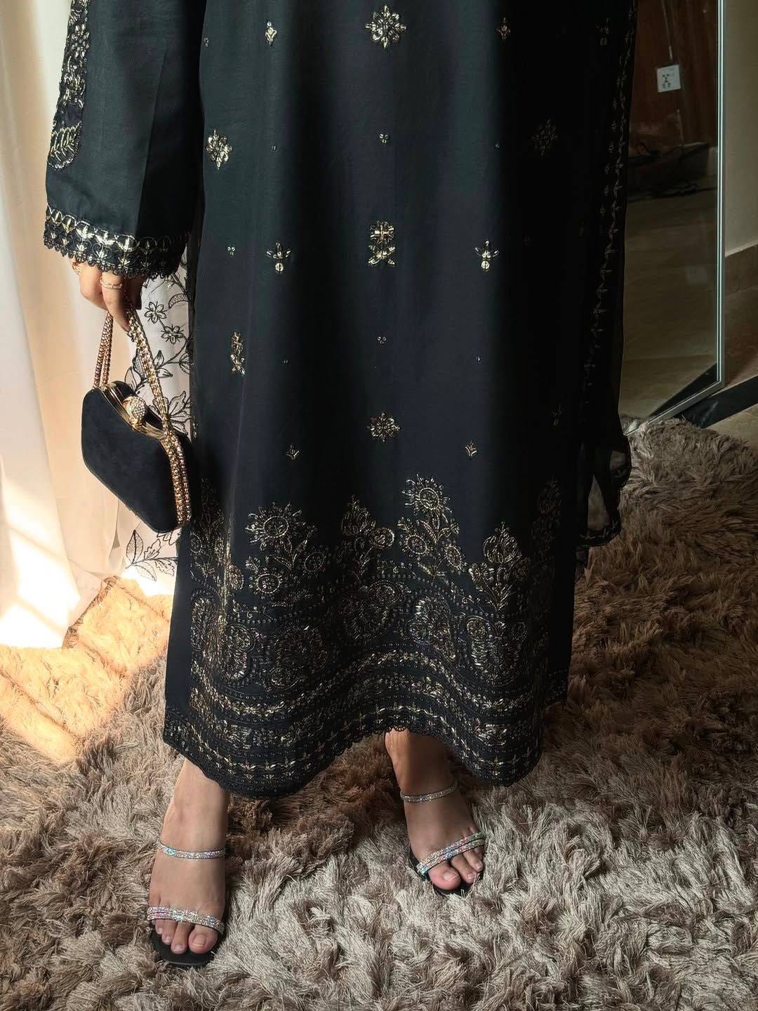 BLACK 3-PIECE PAKISTANI LAWN SUIT