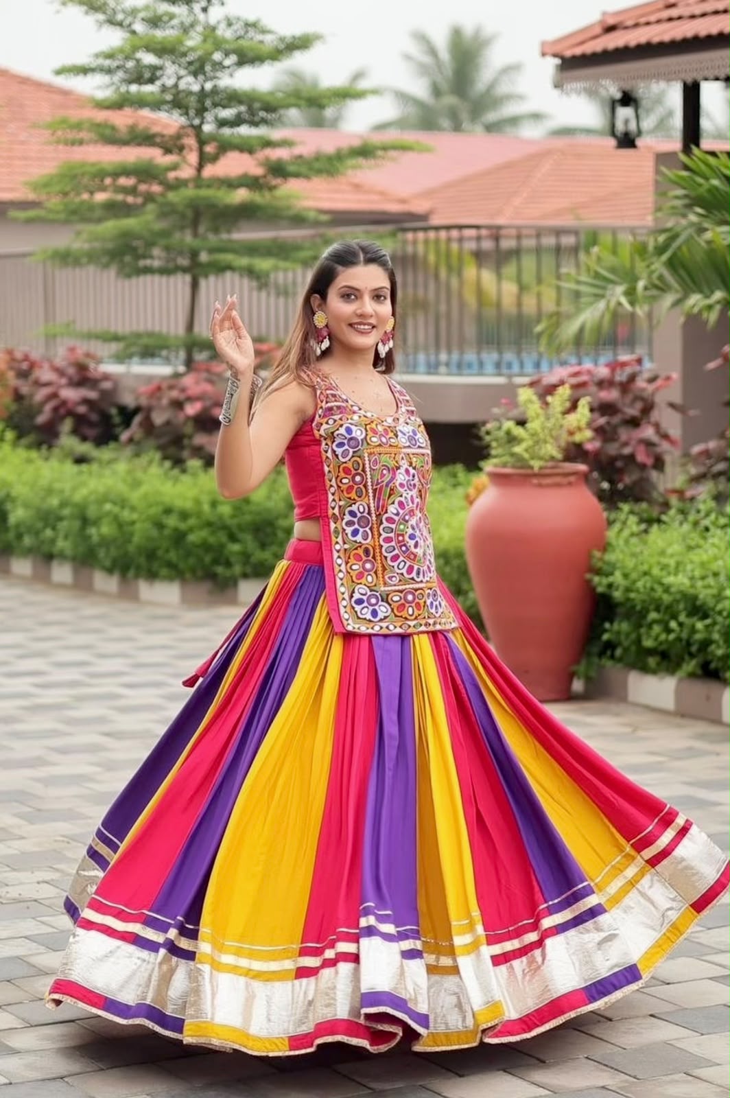 WOMEN'S NAVRATRI CHANIYA CHOLI SET WITH KUTCHI WORK