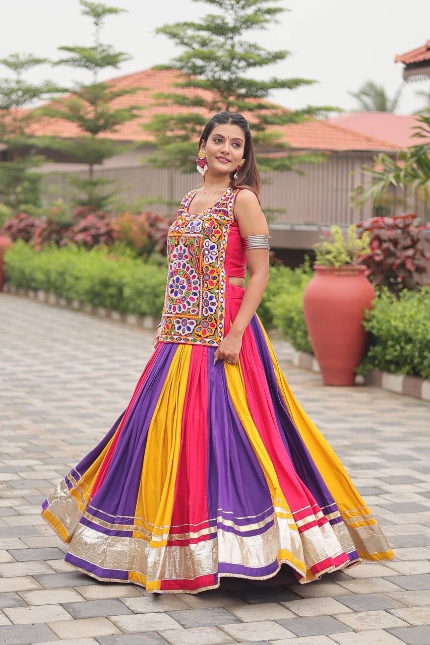 WOMEN'S NAVRATRI CHANIYA CHOLI SET WITH KUTCHI WORK