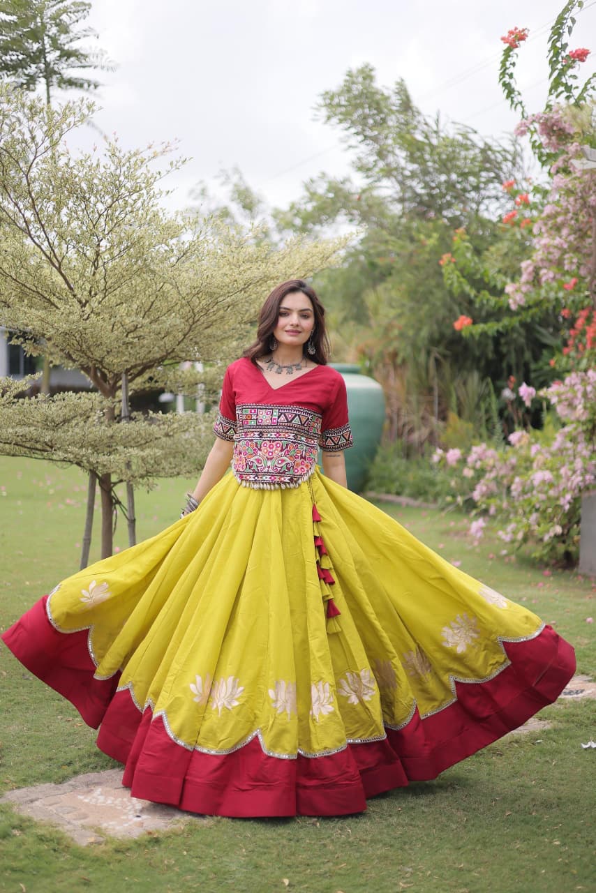 BLEND EMBROIDERED NAVRATRI LEHENGA WITH KUTCHI GAMTHI WORK