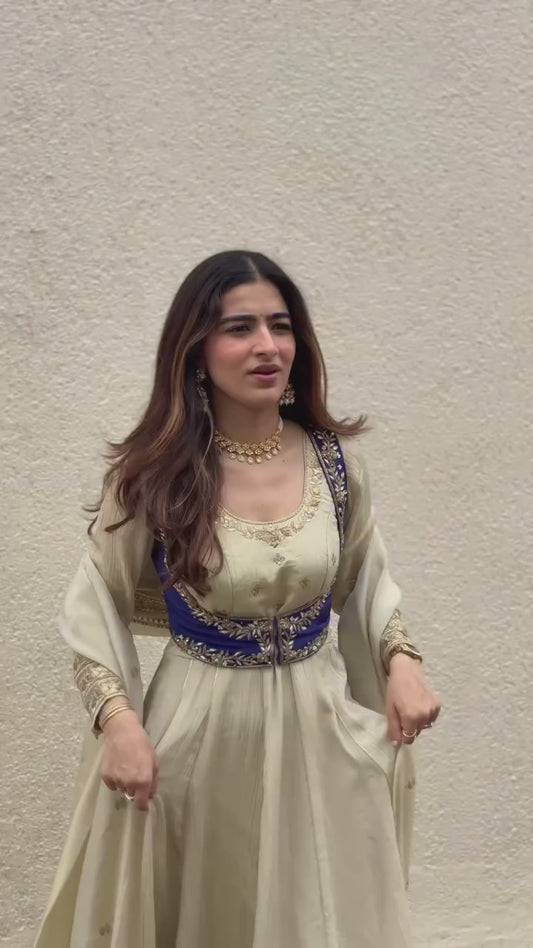 OFF WHITE CHINON SILK THREAD EMBROIDERY ANARKALI GOWN (FULLY STTITCHED)